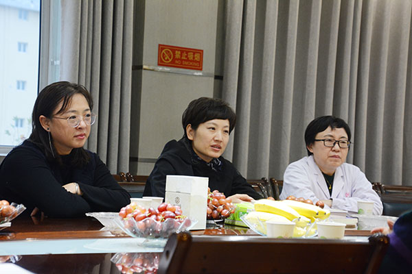 王芳副主任(中)听取汇报 王芳副主任(中)听取汇报